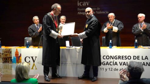 Marchena recibe la Medalla de Honor de la Real Academia de Jurisprudencia y Legislación de Valencia