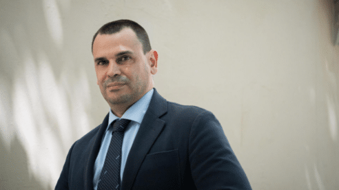 La pareja de Ayuso ratifica ante el TSJM la querella contra los fiscales de Madrid por presunta revelación de secretos