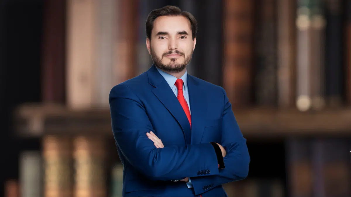 Entrevista | Antonio Serrano, abogado y profesor de la URJC: «la digitalización ha transformado el método de enseñanza»