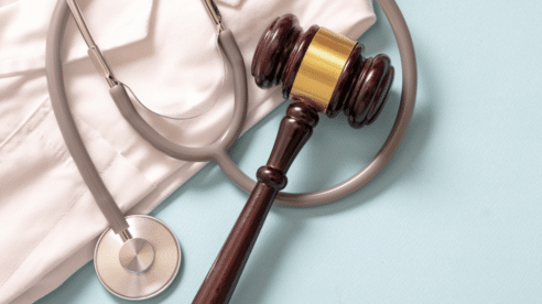 Abogados cargan contra los LAJs que piden datos de salud para suspender un juicio: “Es una falta de humanidad”
