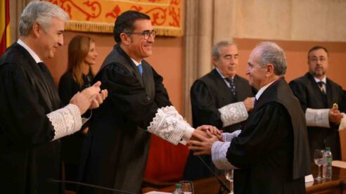 El decano del ICAB, Jesús M. Sánchez, distinguido con la Medalla de Oro del Colegio de Procuradores de los Tribunales de Barcelona
