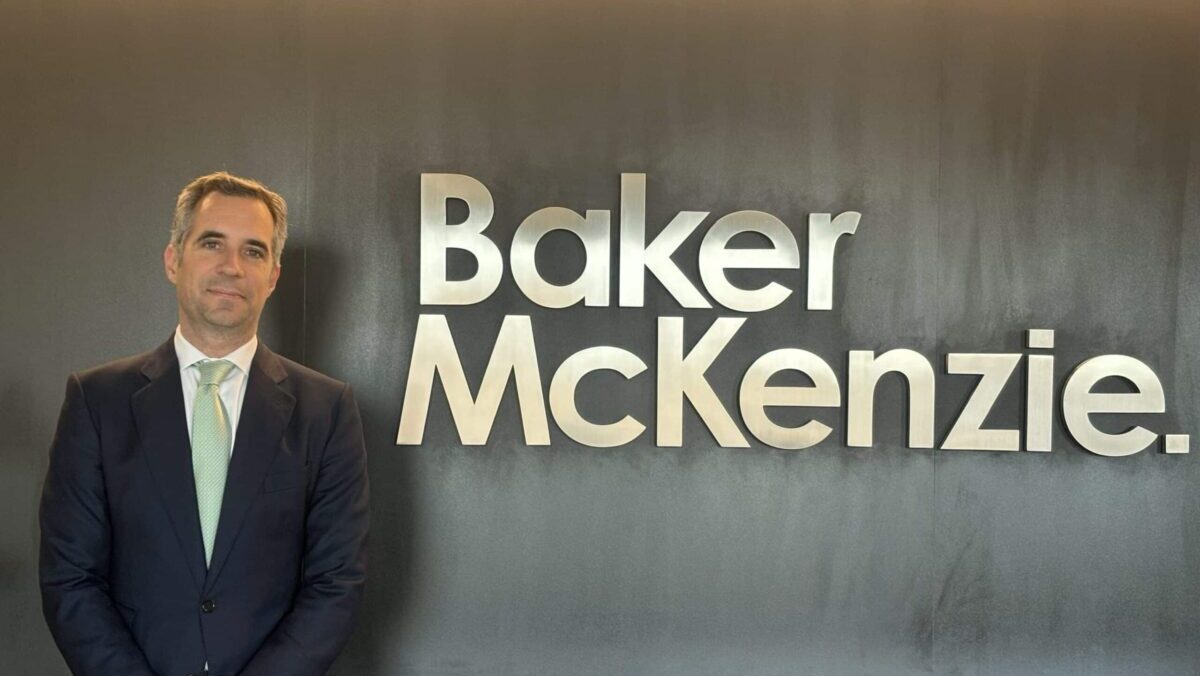 Baker McKenzie incorpora a Juan Gelabert como socio responsable de Bancario y Financiero en su oficina de Madrid