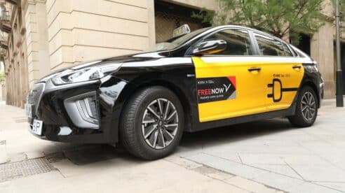 El TSJ de Cataluña confirma la condena a un taxista que llamó “guarras” y “bolleras de mierda” a una pareja