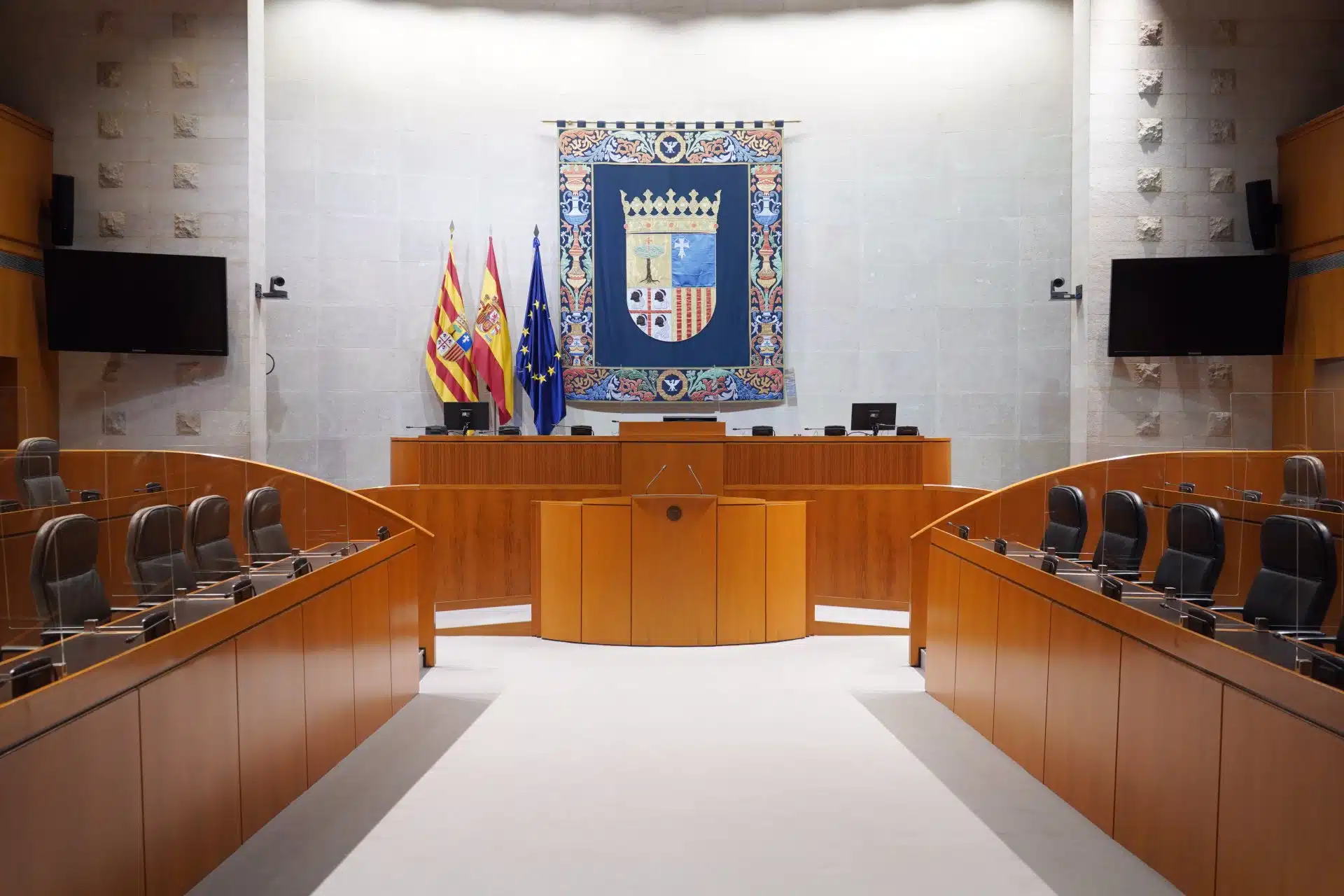 Un informe jurídico de las Cortes de Aragón afirma que la ley de amnistía vulnera la seguridad jurídica y la igualdad