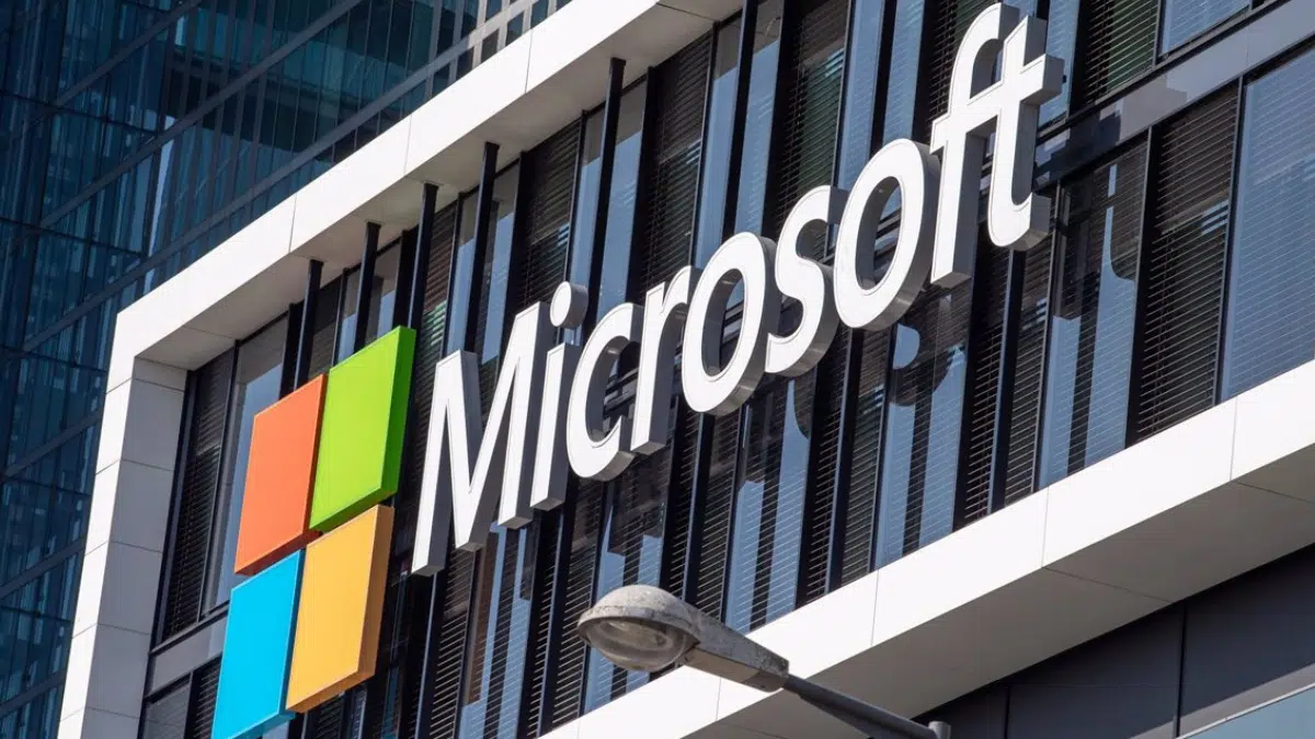 La Comisión Europea acusa a Microsoft de violar la legislación antimonopolio por Teams