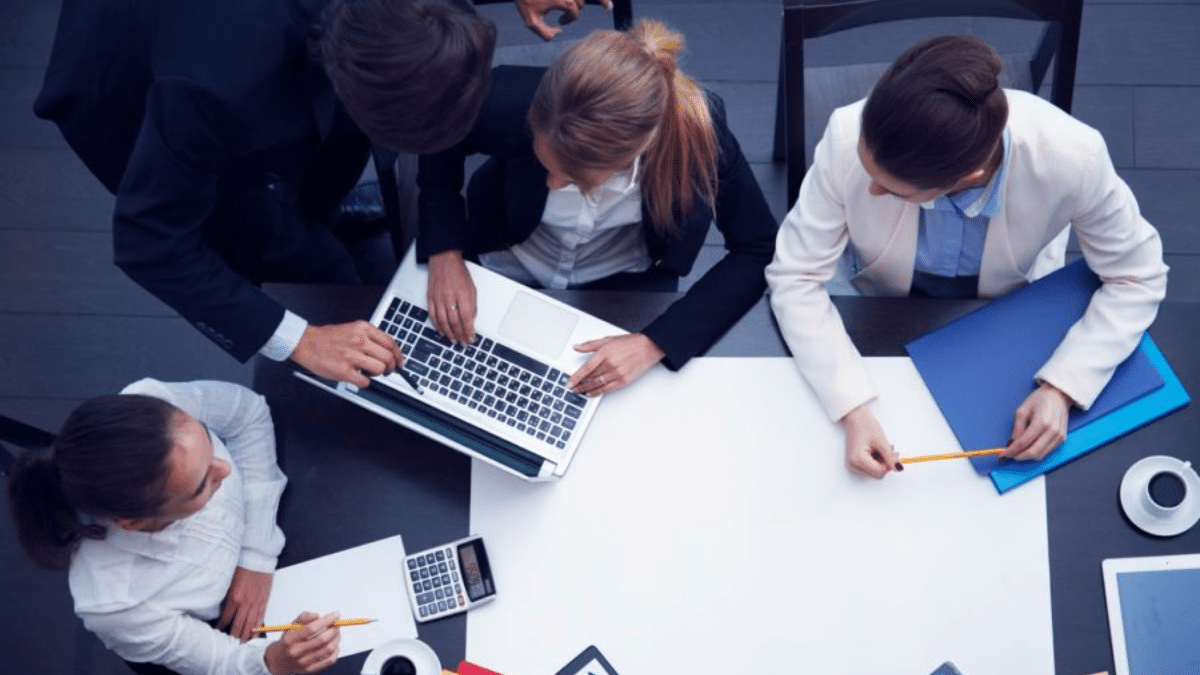 ¿Qué buscan los becarios en los despachos de abogados? Todas las claves