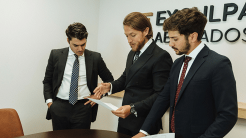“La edad no es un problema, sino un desafío con los clientes”: 3 jóvenes abogados se lanzan a crear su propio despacho