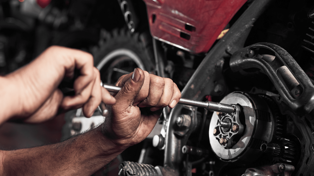 Los delitos contra la propiedad intelectual e industrial también comprenden los talleres de reparación de coches