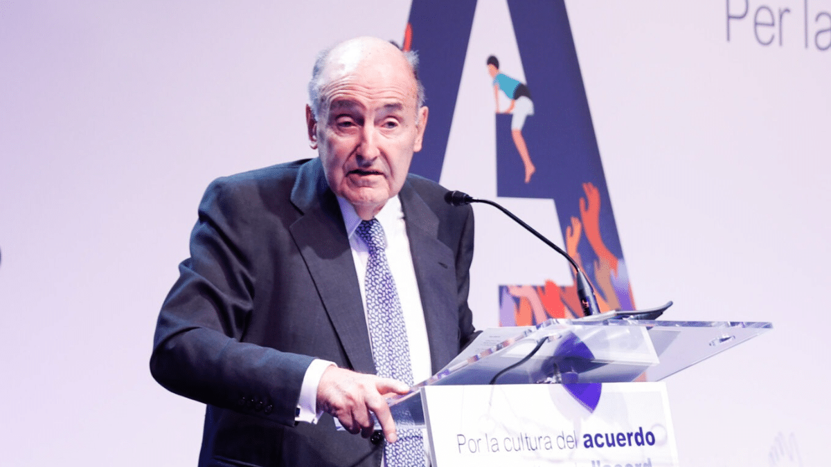 Miquel Roca Junyent, galardonado con el XXX Premio Pelayo para juristas de reconocido prestigio