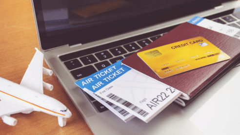 Las aerolíneas y agencias de viaje no pueden cobrar por rectificar un error ortográfico en el nombre del pasajero 
