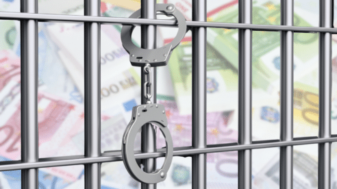 El principio «non bis in idem» no impide poner una multa administrativa pese a haber sido condenado en vía penal