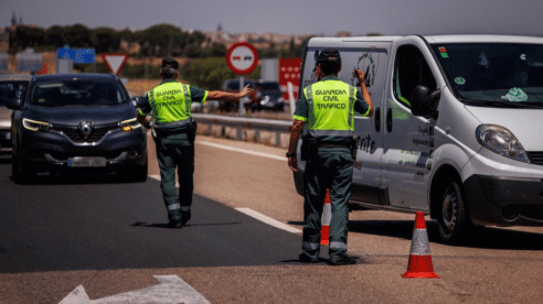 Se libra de ir a prisión por conducir sin carnet por un fallo administrativo de la DGT
