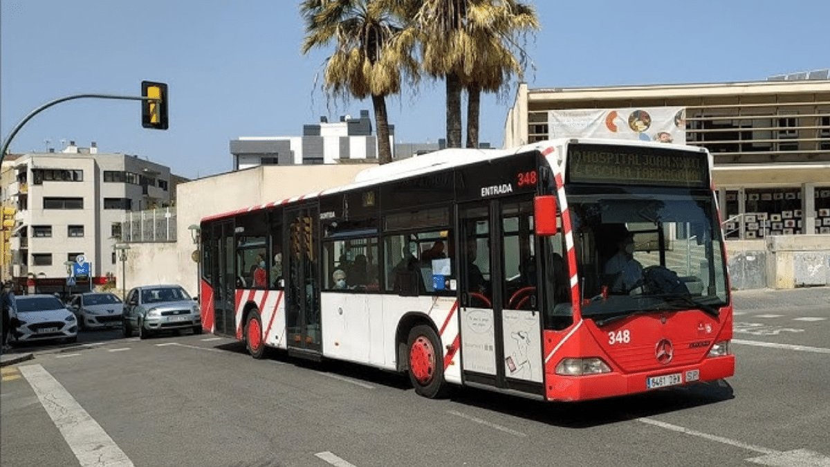Ni la fotografía ni el nombre que aparecen en el bono transporte de la EMT son datos excesivos, dice la APDCAT 