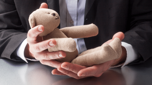 20.000 euros de indemnización a un trabajador por intentar la empresa  modificar su permiso parental