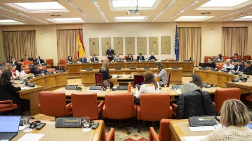 El Congreso no decidirá hasta finales de agosto si Sánchez comparece por la fuga de Puigdemont como pide el PP