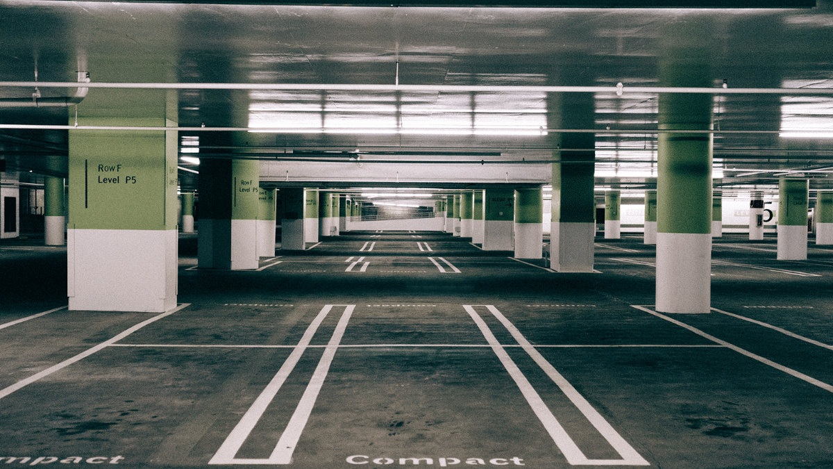 Problemas vecinales: no se pueden pintar las líneas del parking de la comunidad al ocupar superficie común 
