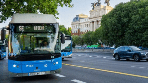 El TSJM reconoce el accidente laboral a un conductor de la EMT que se bajó del autobús para fotografiar una matrícula
