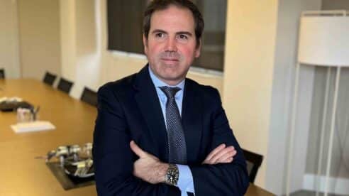 Dentons innova en la gestión legal con un nuevo “bot” de automatización de contratos impulsado por IA