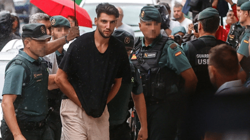 La jueza decreta libertad con cargos para el futbolista Rafa Mir por presunta agresión sexual
