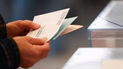 Una trabajadora recurre el despido después de simular una incapacidad temporal para participar en actos políticos