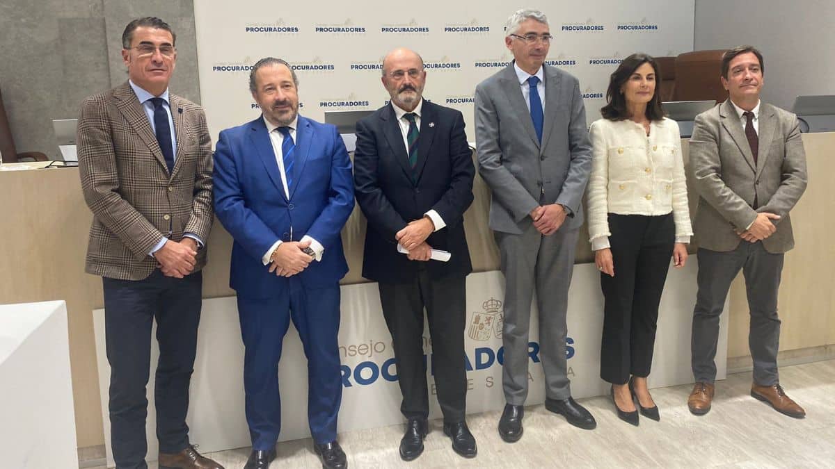 31 a 31 votos, su mayor edad convierte a Ricardo Garrido en nuevo presidente del Consejo General de Procuradores de España