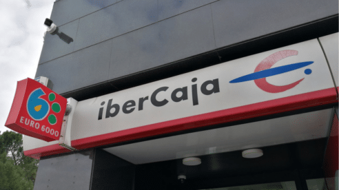 Ibercaja, multado con 300.000 euros por acceder 47 veces a los datos de una exclienta en el fichero de morosos