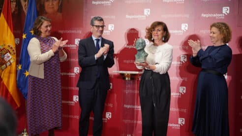 El Colegio de Registradores entrega el Premio Gumersindo de Azcárate al Consejo de Estado