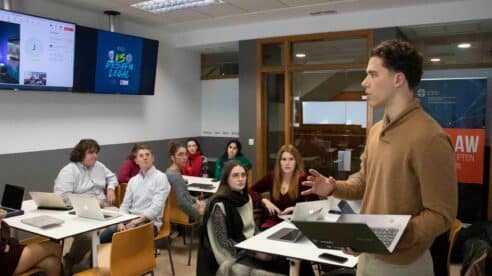 Universidades españolas entrenan a futuros abogados en comunicación efectiva con Inteligencia Artificial
