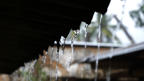 Línea Directa, condenada tras negarse a arreglar daños por agua cubiertos por su seguro: 90L/h no era suficiente lluvia