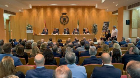 Presentación multitudinaria en Sevilla del libro «Periodismo, derecho y tribunales», de Campra y Ronda