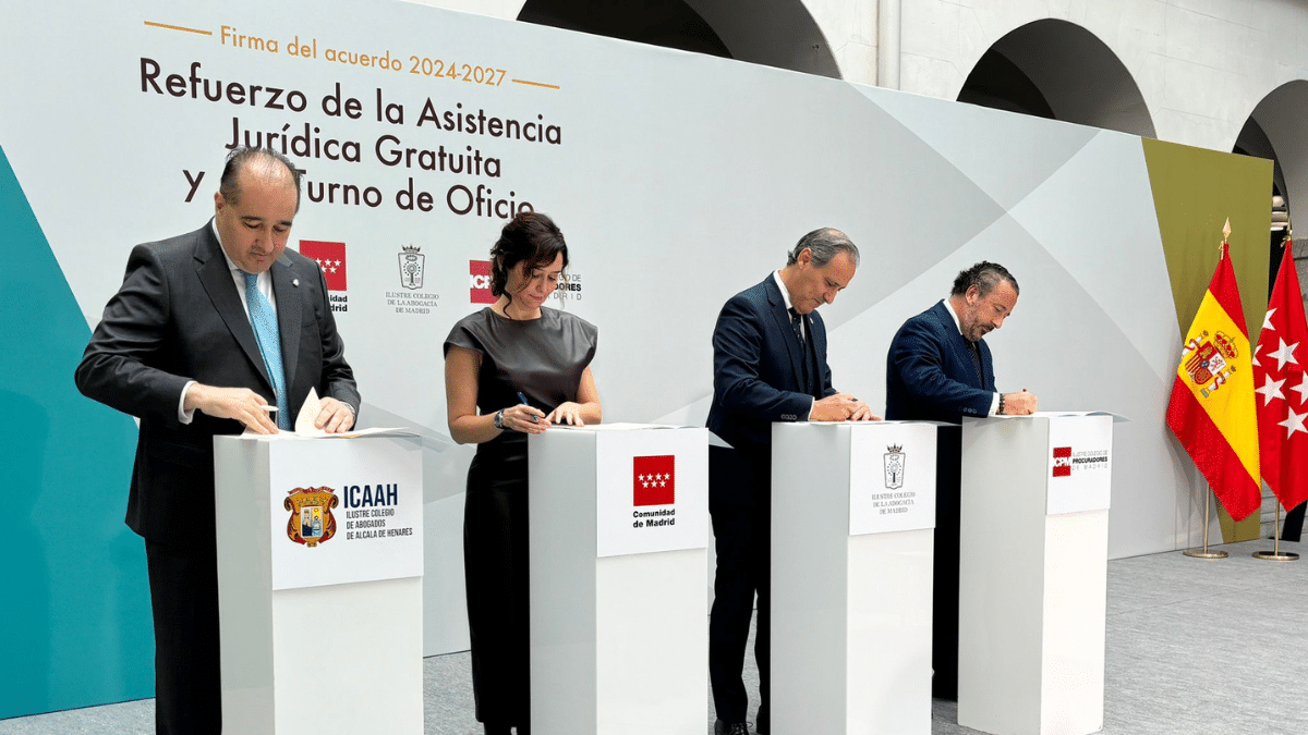 Madrid refuerza la seguridad jurídica gratuita: firmado el «pacto histórico» entre abogados, procuradores y CAM