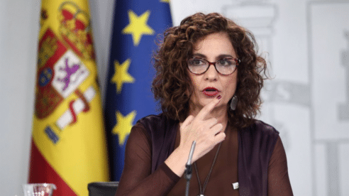 El novio de Ayuso demanda a la ministra María Jesús Montero por intromisión ilegítima en su honor