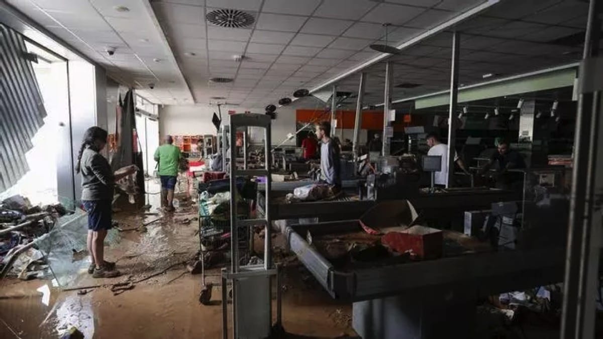 Empresas valencianas y la cláusula rebus: ¿salvavidas legal frente a los desastres de la DANA?