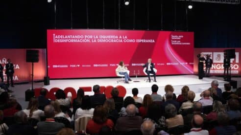 El Congreso del PSOE aprueba medidas para dotar de «más transparencia» a las redes sociales y a los medios