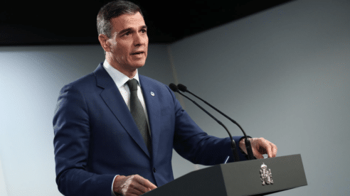 El BOE publica el nuevo decreto ómnibus pactado entre el Gobierno y Junts, con la prohibición de desahucios