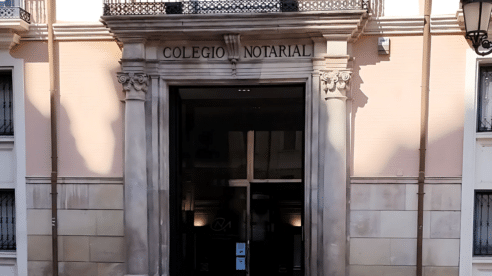 Protección de datos multa al Colegio Notarial de Aragón con 20.000 euros por la huella dactilar en el control de jornada
