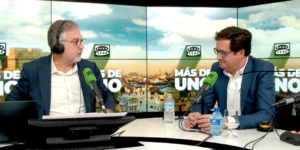 El ministro para la Transformación Digital y de la Función Pública, Óscar López, durante su entrevista en Onda Cero con Carlos Alsina.