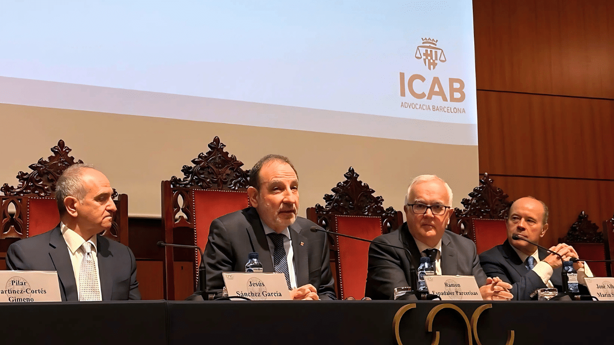 El magistrado del TC, Juan Carlos Campo critica «la judicialización de la política y la politización de la justicia»