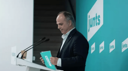 Junts debatirá hoy si retira la cuestión de confianza a Sánchez como pide el verificador internacional