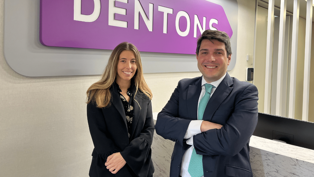 Dentons refuerza su práctica de Laboral con los fichajes de Luis San Emeterio como nuevo ‘counsel’ y Lucía Rojo como asociada