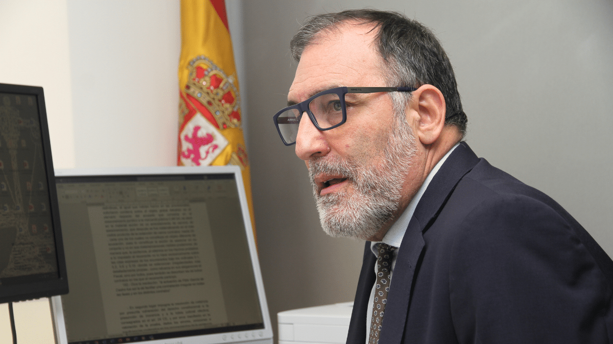 El CGPJ abre expediente disciplinario al juez Eloy Velasco por criticar a Irene Montero: «nunca aprenderá desde su cajero de Mercadona»