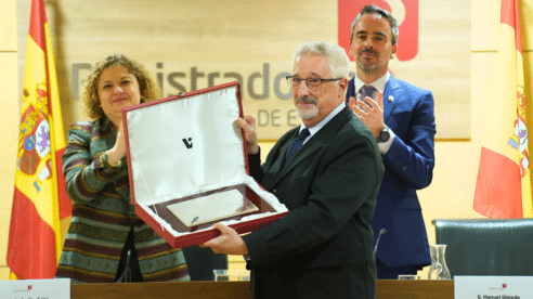 El Colegio de Registradores concede su placa de honor a la Asociación de Comunicadores e Informadores Jurídicos, ACIJUR