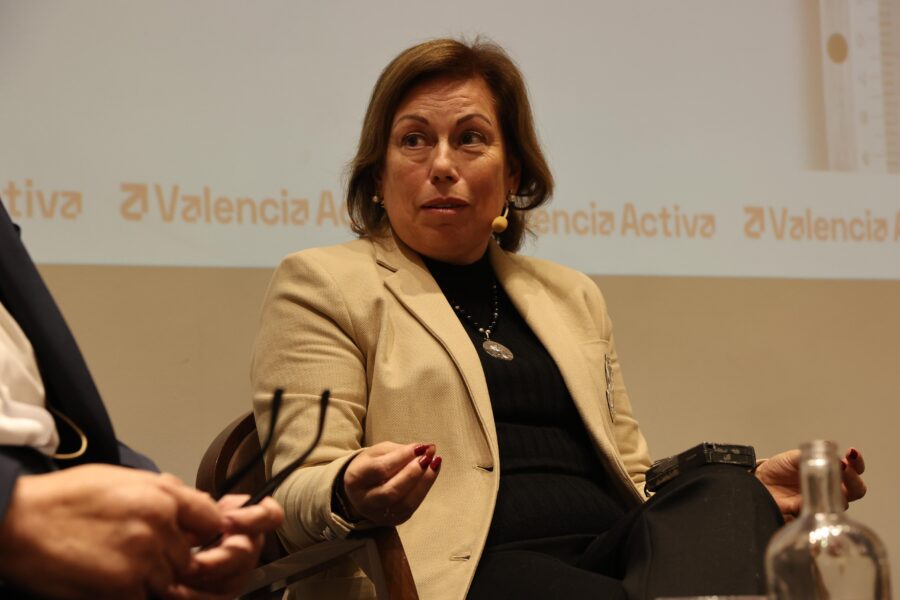  Carolina del Carmen Castillo Martínez, exmagistrada y catedrática de Derecho Civil de la Universitat de València. 