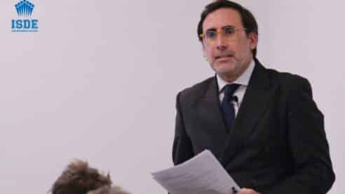 Eduardo Peñacoba, sobre la beca de ISDE para el Máster de Abogacía: «Una metodología de trabajo propia acerca a los estudiantes a la práctica profesional»