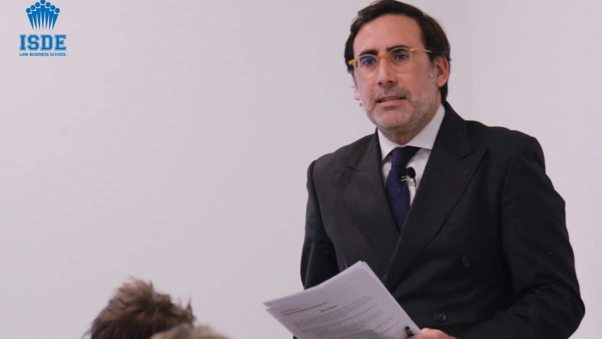 Eduardo Peñacoba, sobre la beca de ISDE para el Máster de Abogacía: «Una metodología de trabajo propia acerca a los estudiantes a la práctica profesional»