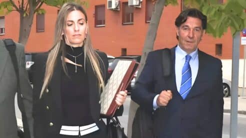 Piden más de 10 años de prisión para una sobrina y su marido por manipular a su tía anciana y apropiarse de su herencia