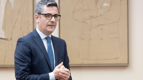 Bolaños considera «sorprendente» la apertura del juicio oral contra el hermano de Sánchez sin la valoración de la Audiencia Provincial