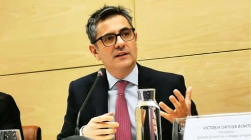 Los jueces de Violencia sobre la Mujer exponen sus dudas sobre cómo Bolaños aumentará en un 50 % su plantilla
