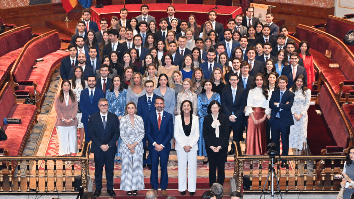 92 nuevos notarios, 50 de ellos mujeres, reciben sus títulos para ejercer
