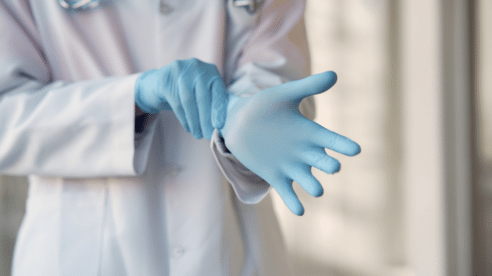 Una médico de un centro privado de Oviedo absuelta del homicidio impudente de una paciente de 73 años